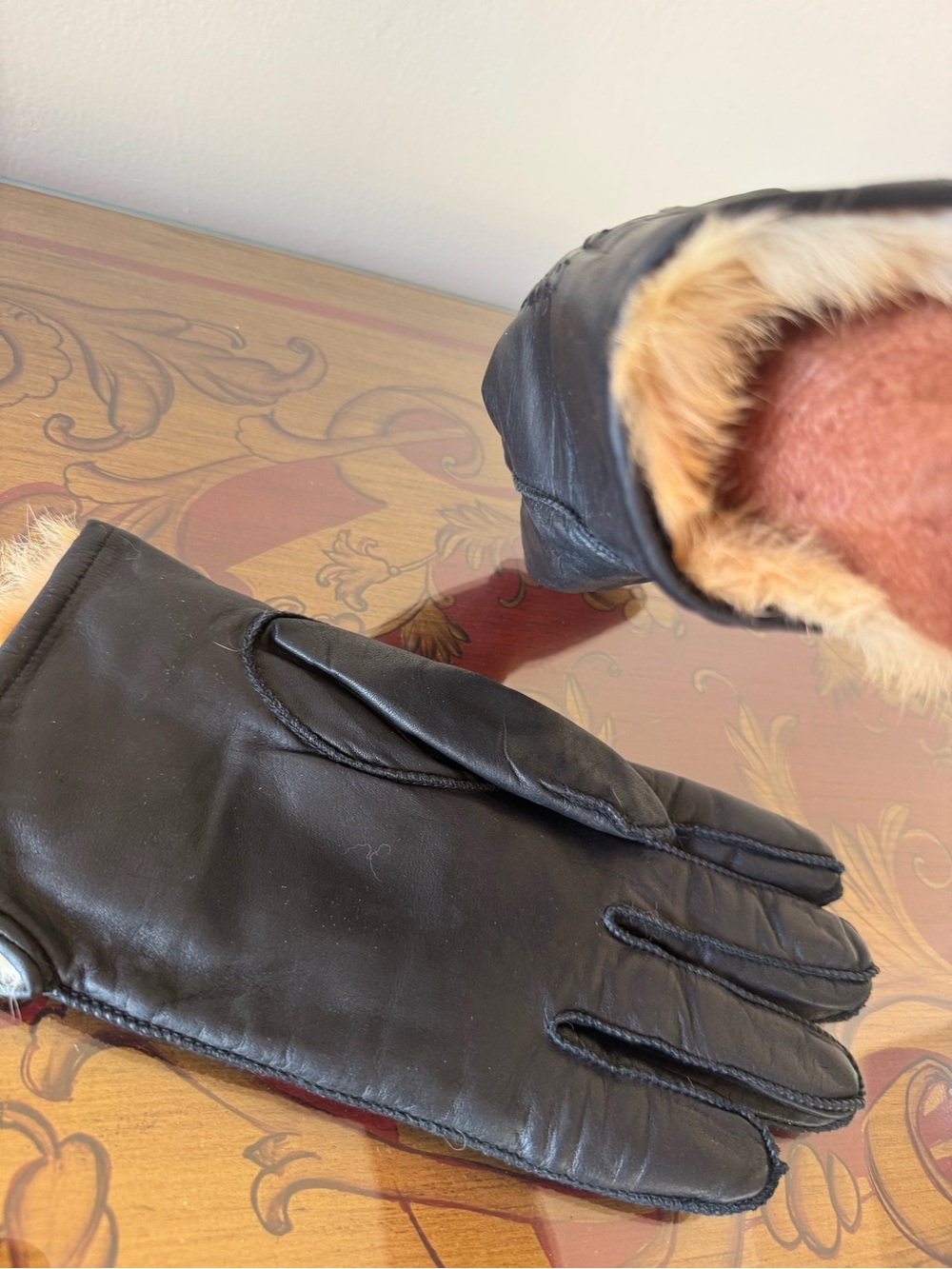 DRAMATIC PRICE DROP: NWOT FULLY RABBIT-LINED BLK LEATHER GLOVES, L, by KENTFIELD - Picture 8 of 8